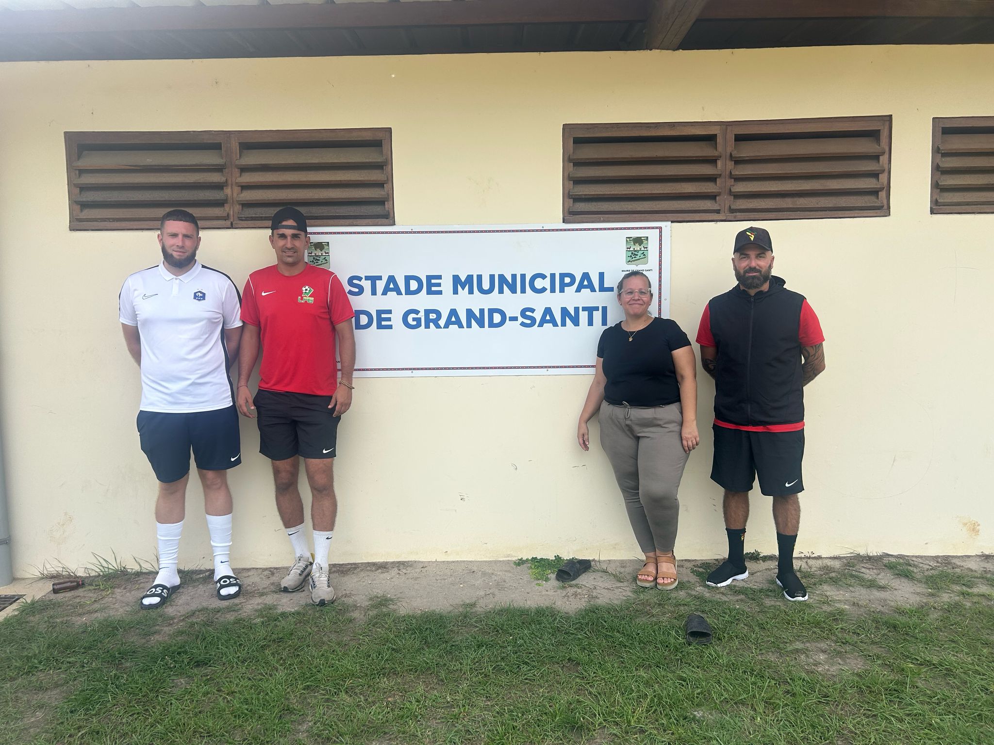 (gauche à droite) Une délégation de la Ligue de Football de la Guyane (LFG) composée de Arnaud Kloetzlen (conseiller technique), Florentin Popieul (trésorier adjoint), Sandrine Asdrubal (secrétaire générale) et Stéphane d’Urbano s’est rendue à Grand-Santi et Maripasoula du 5 au 9 mars 2025 @DR