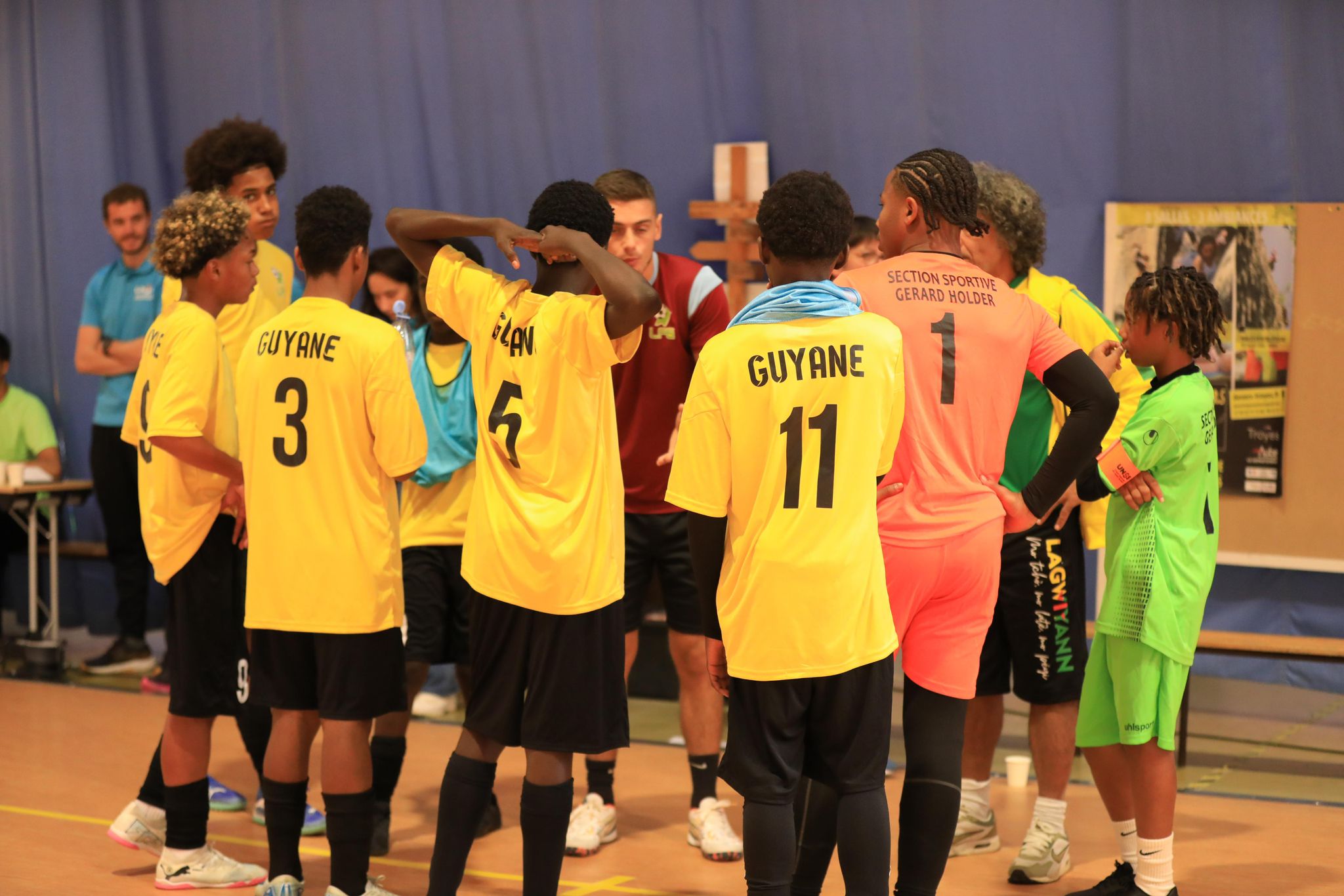 Du 12 au 15 mai 2025, l’équipe minime du Collège Gérard Holder de Cayenne a brillamment représenté la Guyane, son établissement et la Ligue de Football de la Guyane au Championnat de France Futsal Excellence UNSS, qui s’est tenu à Troyes. @UNSS de l’AUBE et Union Photographique Champenoise