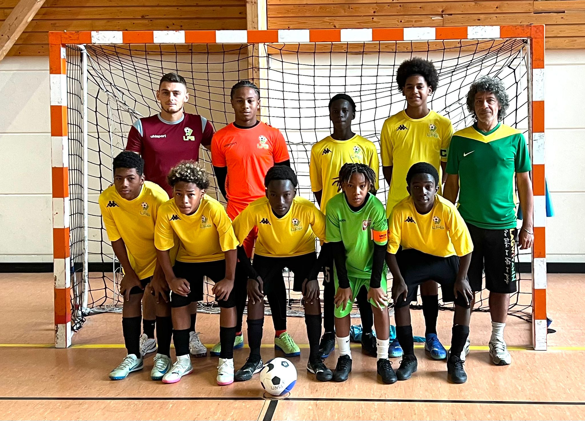 Du 12 au 15 mai 2025, l’équipe minime du Collège Gérard Holder de Cayenne a brillamment représenté la Guyane, son établissement et la Ligue de Football de la Guyane au Championnat de France Futsal Excellence UNSS, qui s’est tenu à Troyes.@UNSS de l’AUBE et Union Photographique Champenoise